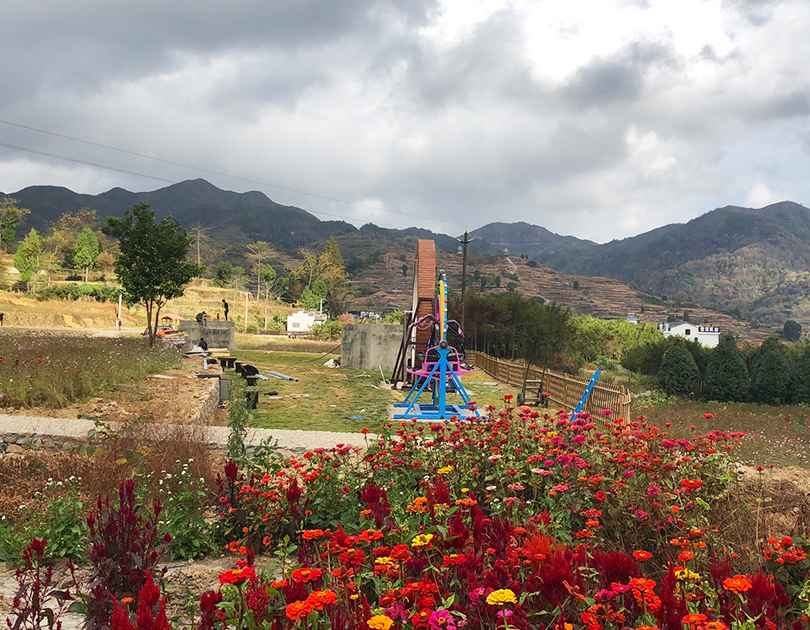 浙江臺州南坪旅游景區(qū)太空飛環(huán)，360°旋轉(zhuǎn)單車